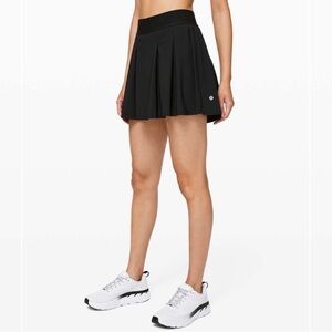 Lululemon Black Pleated Athletic Skort Womens Size 4.Wide Elastic Waist Tennis